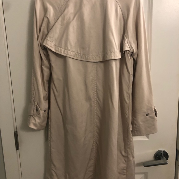 Aritzia Babaton trench - Picture 2 of 4